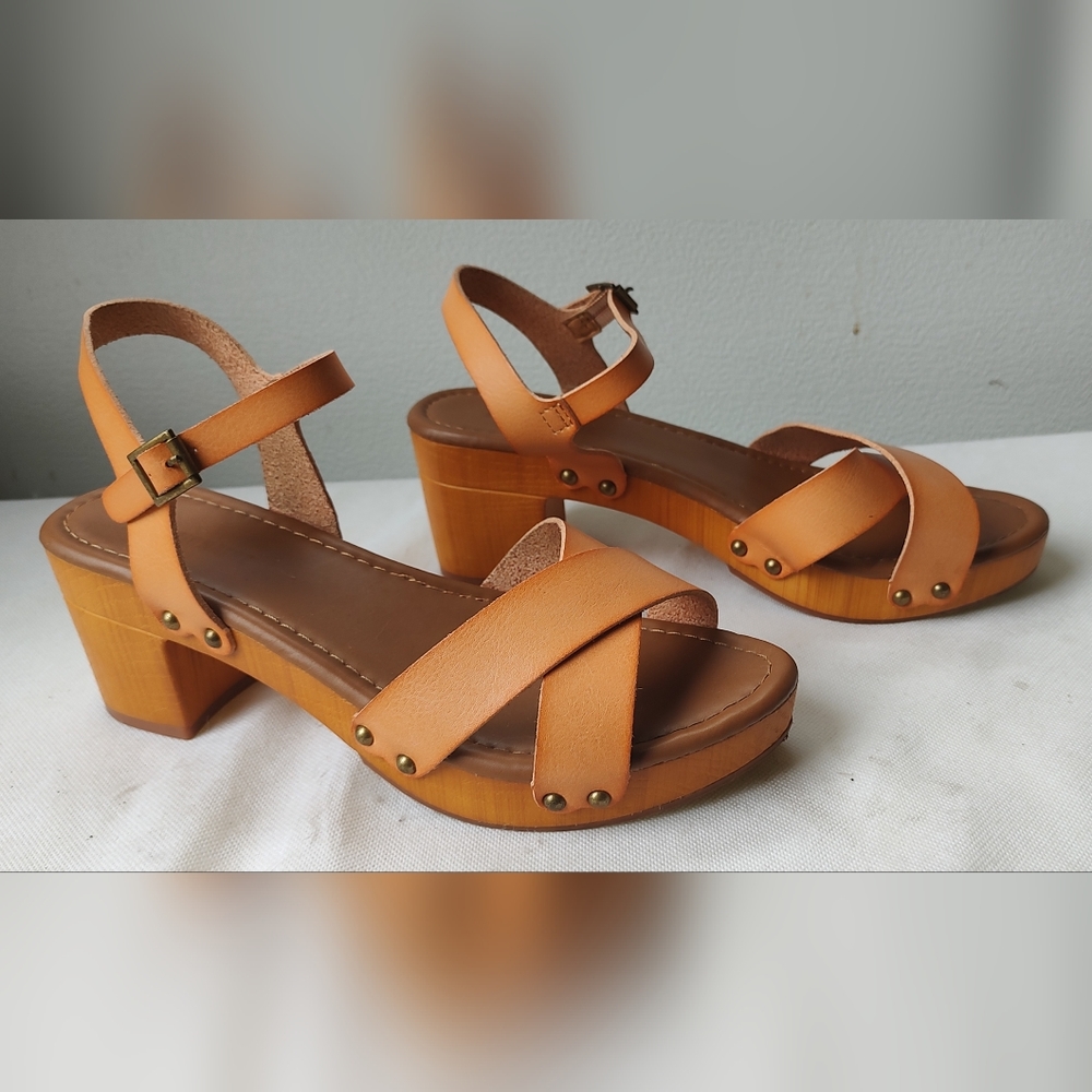 Cushionaire vegan sandals